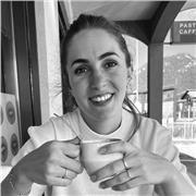 Laureata in economia e management offre ripetizioni